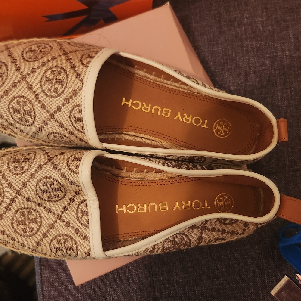Tory Burch Tan Espadrille Shoes with Classic Design